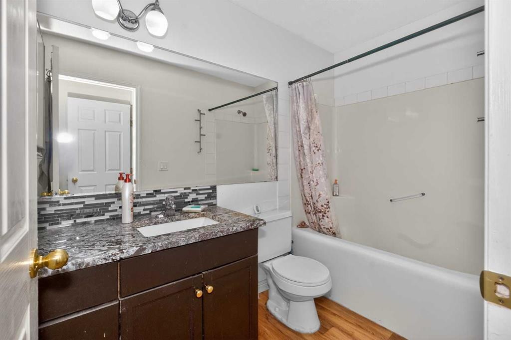 119 Taravista Drive Ne, Calgary, AB - Indoor Photo Showing Bathroom