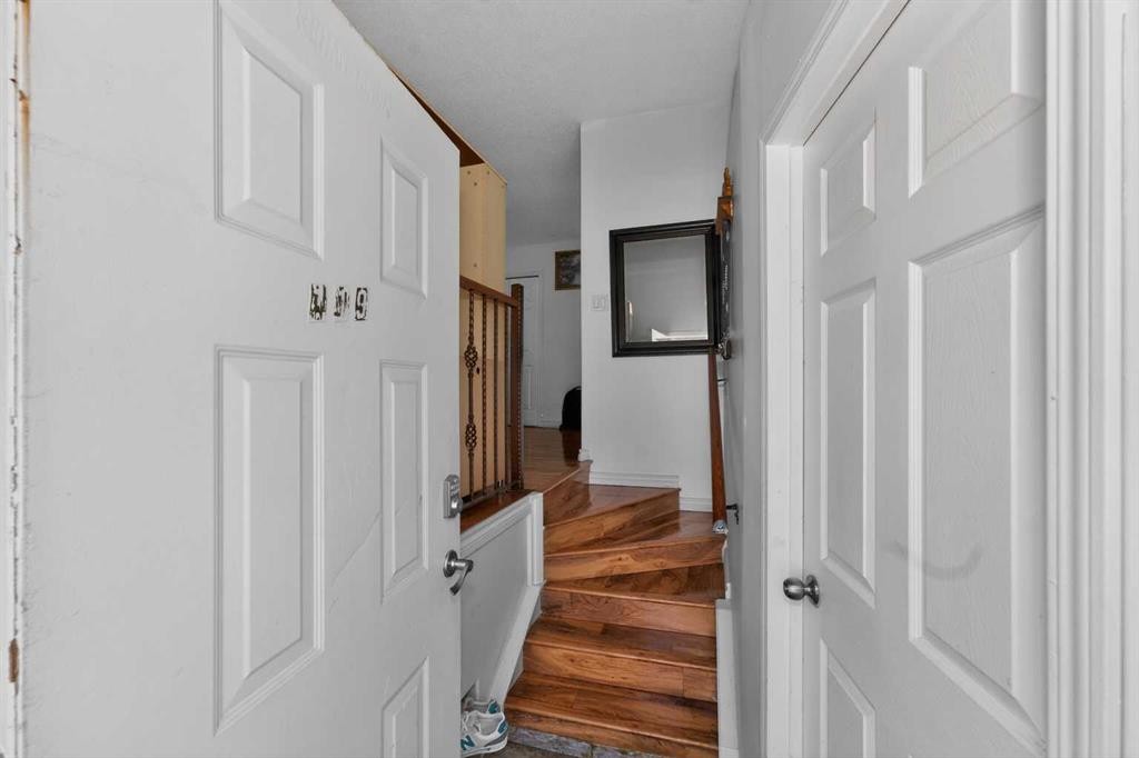 119 Taravista Drive Ne, Calgary, AB - Indoor Photo Showing Other Room