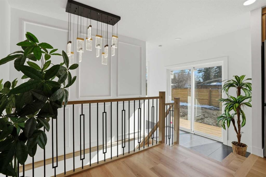 1303 87 Avenue Sw, Calgary, AB - Indoor Photo Showing Other Room