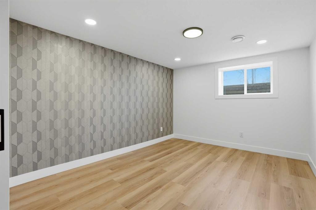 1303 87 Avenue Sw, Calgary, AB - Indoor Photo Showing Other Room