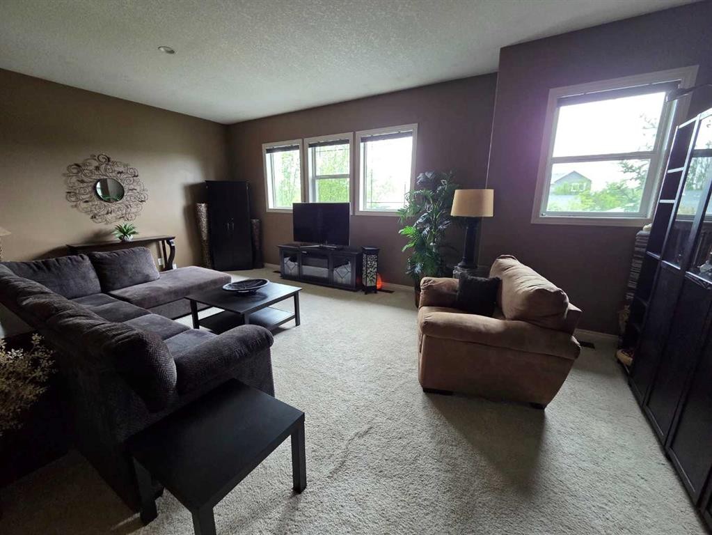 460 Sunset Link, Crossfield, AB
