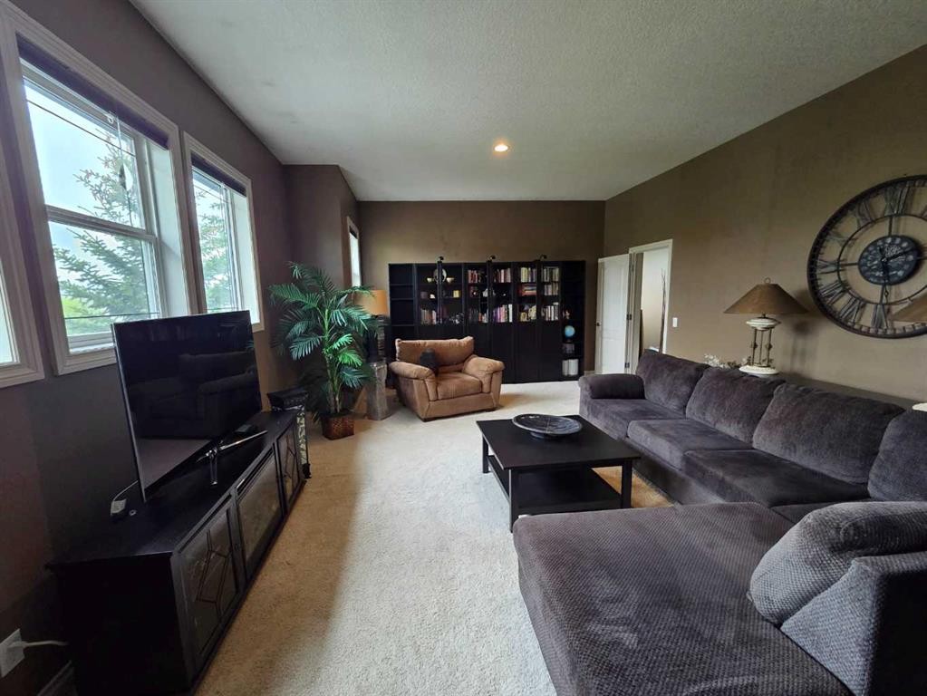 460 Sunset Link, Crossfield, AB
