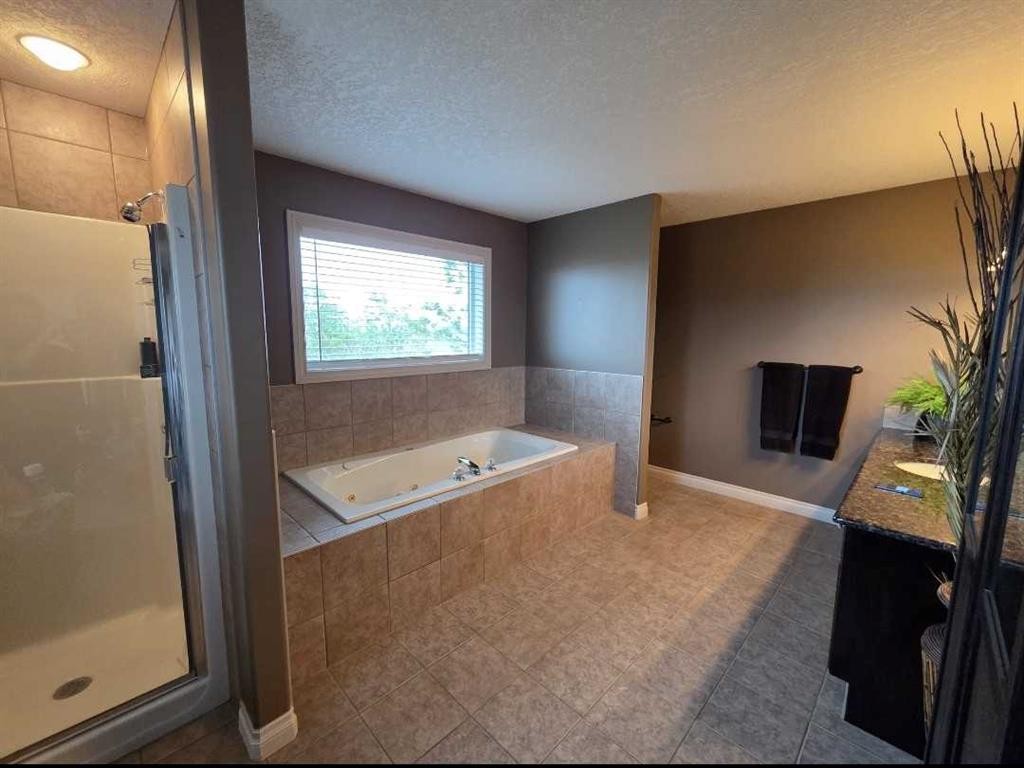 460 Sunset Link, Crossfield, AB