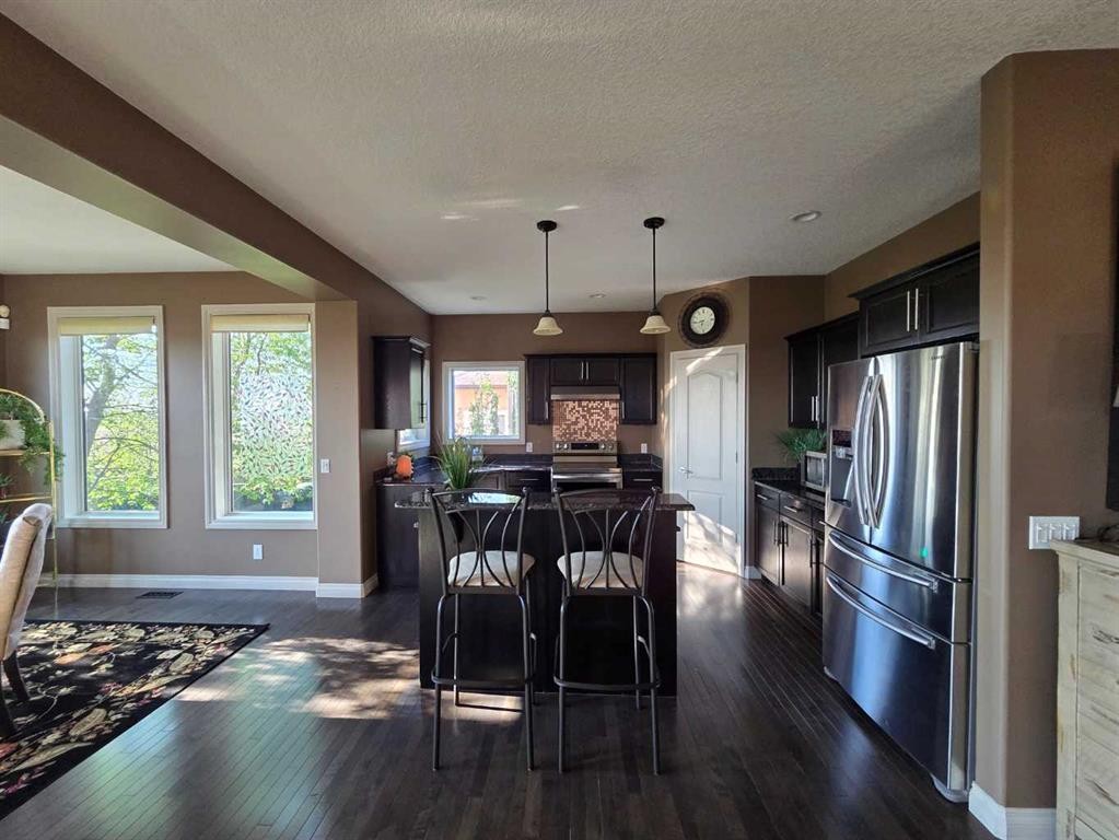 460 Sunset Link, Crossfield, AB