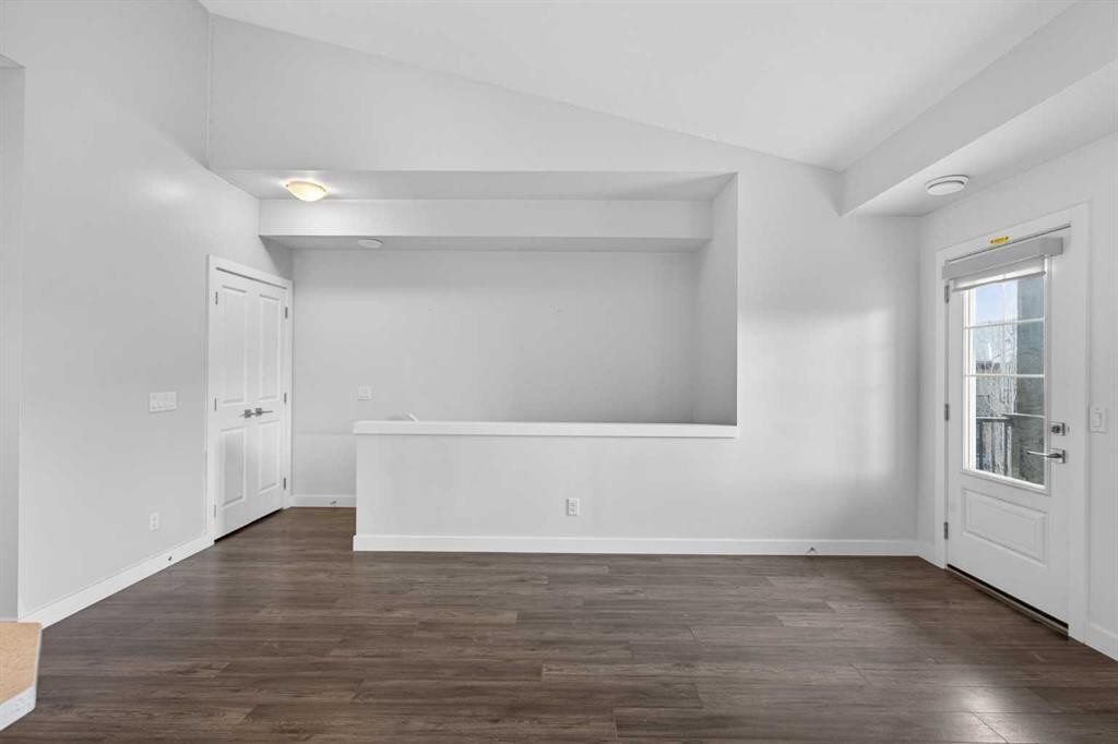 12 Evanscrest Gardens Nw, Calgary, AB - Indoor Photo Showing Other Room