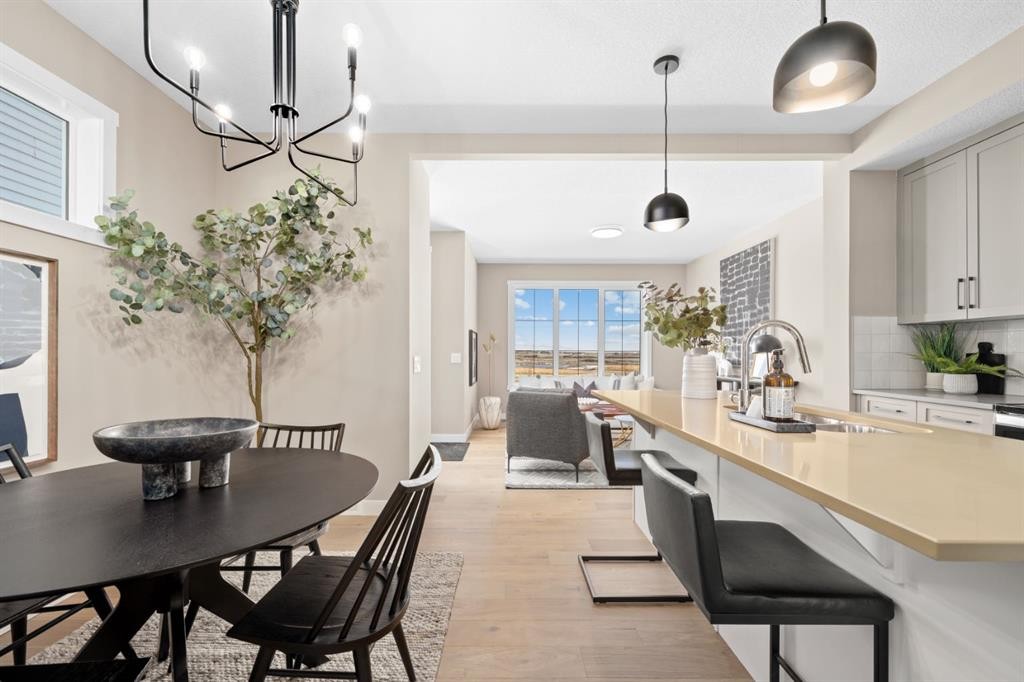 648 Sora Boulevard Se, Calgary, AB - Indoor Photo Showing Dining Room