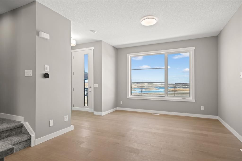 656 Sora Boulevard Se, Calgary, AB - Indoor Photo Showing Other Room