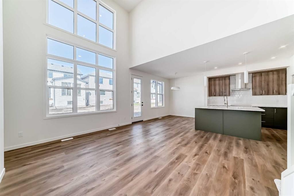 61 Bartlett Way Se, Calgary, AB - Indoor Photo Showing Kitchen With Upgraded Kitchen