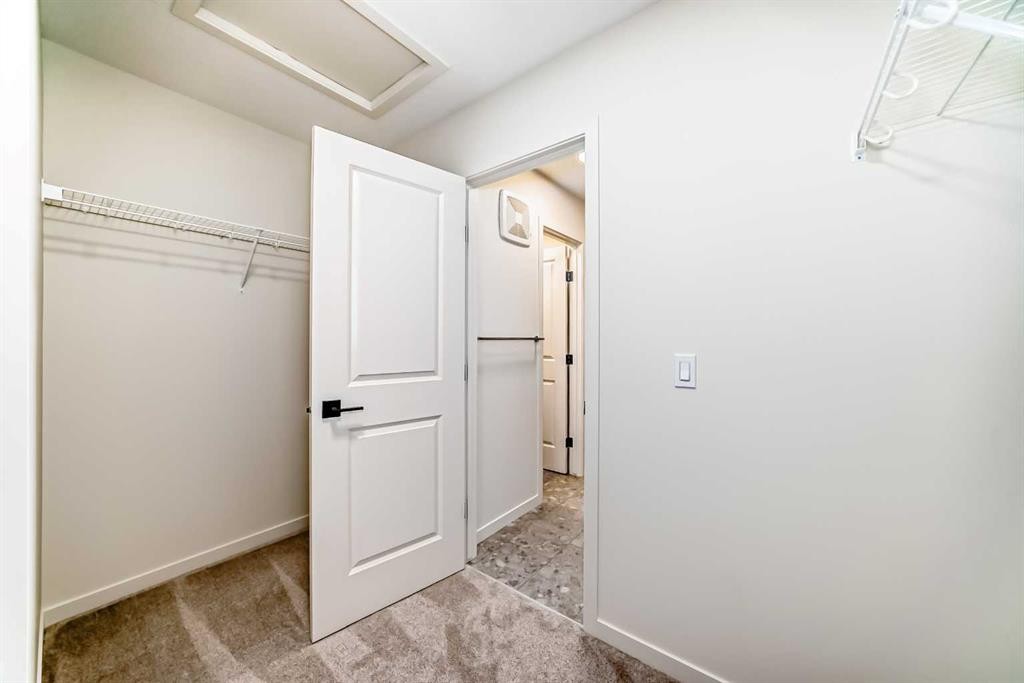 61 Bartlett Way Se, Calgary, AB - Indoor Photo Showing Other Room
