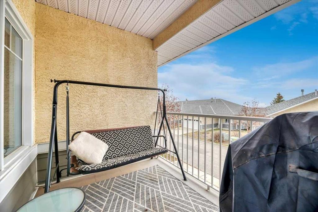 35-72 Millside Drive Sw, Calgary, AB - Outdoor With Exterior