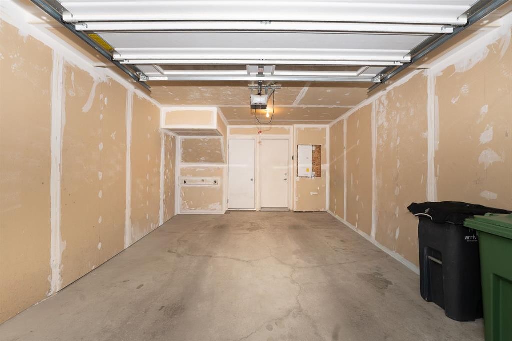 638 Redstone View Ne, Calgary, AB - Indoor Photo Showing Garage
