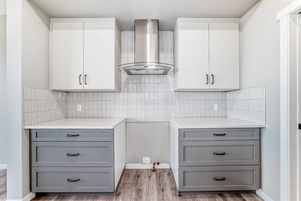 130 Bartlett Row Se, Calgary, AB - Indoor
