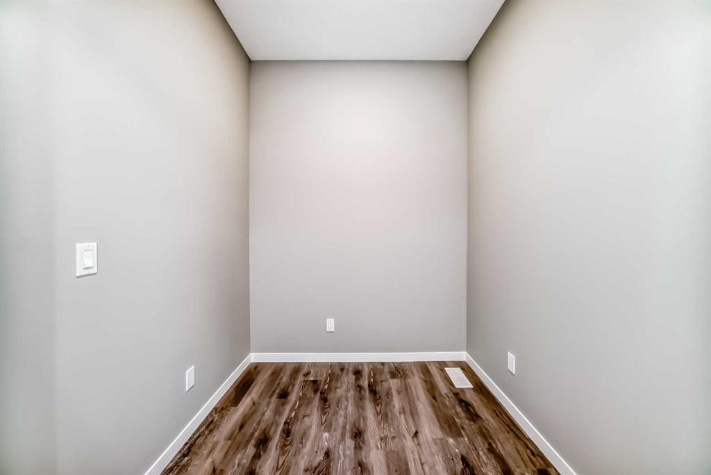 130 Bartlett Row Se, Calgary, AB - Indoor Photo Showing Other Room