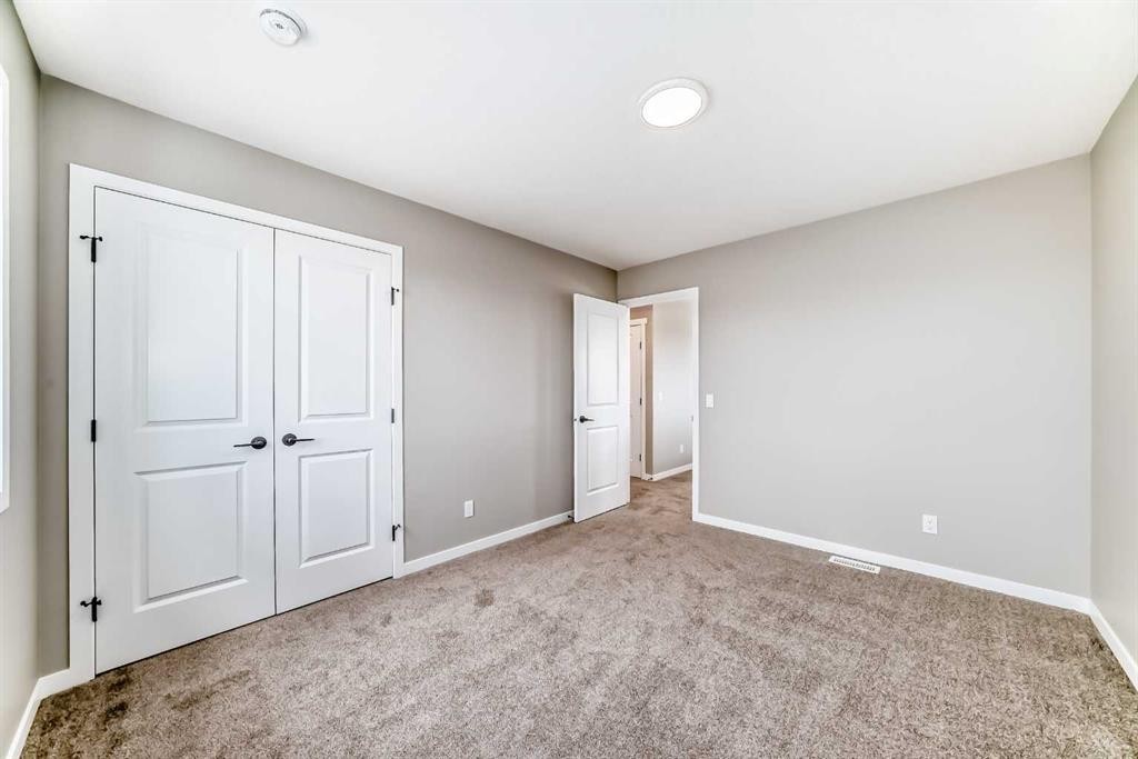 130 Bartlett Row Se, Calgary, AB - Indoor Photo Showing Other Room