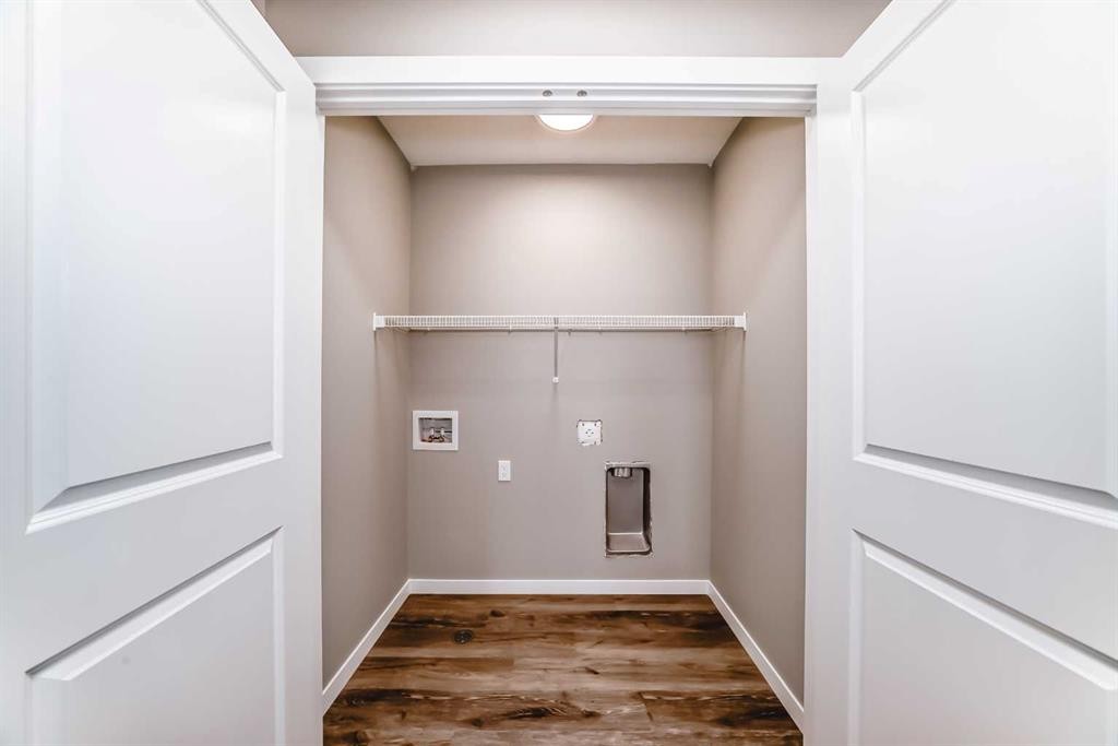 130 Bartlett Row Se, Calgary, AB - Indoor Photo Showing Other Room