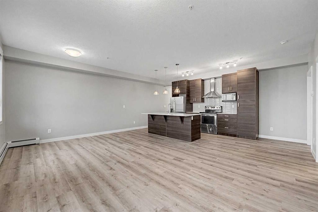 304-10 Walgrove Walk Se, Calgary, AB - Indoor Photo Showing Kitchen