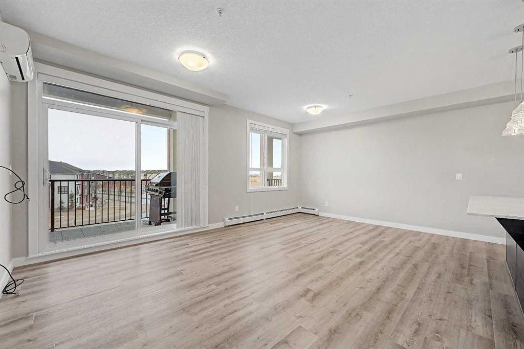 304-10 Walgrove Walk Se, Calgary, AB - Indoor Photo Showing Other Room