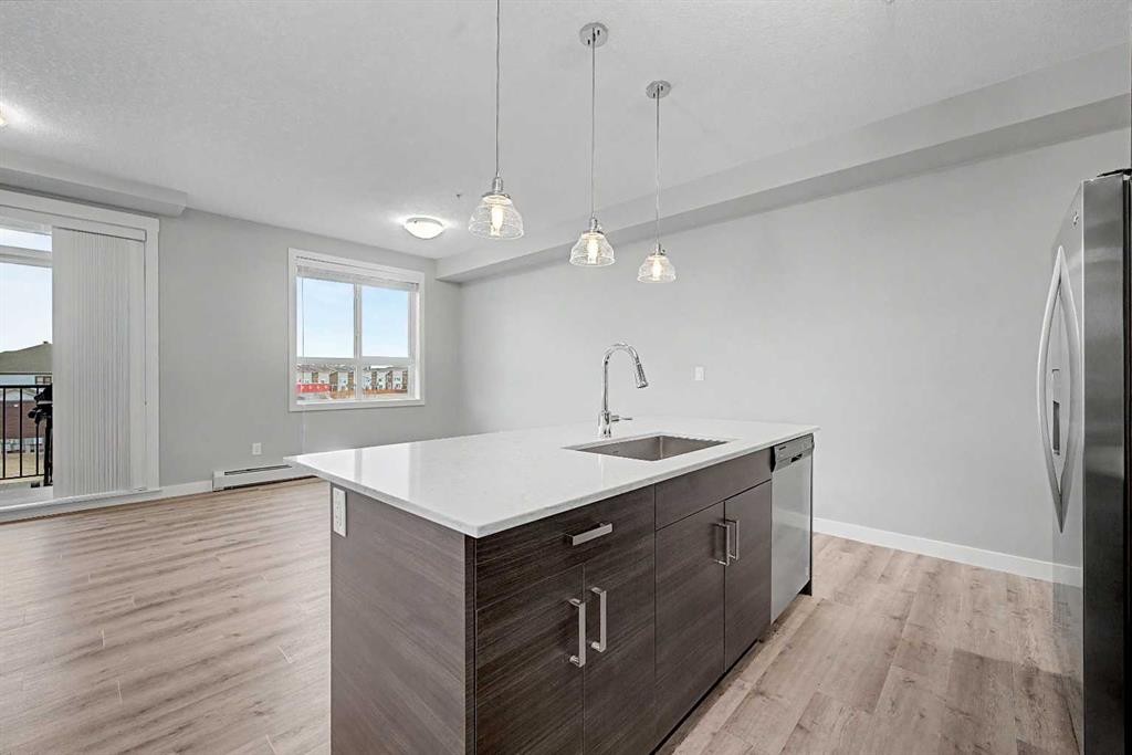 304-10 Walgrove Walk Se, Calgary, AB - Indoor Photo Showing Kitchen