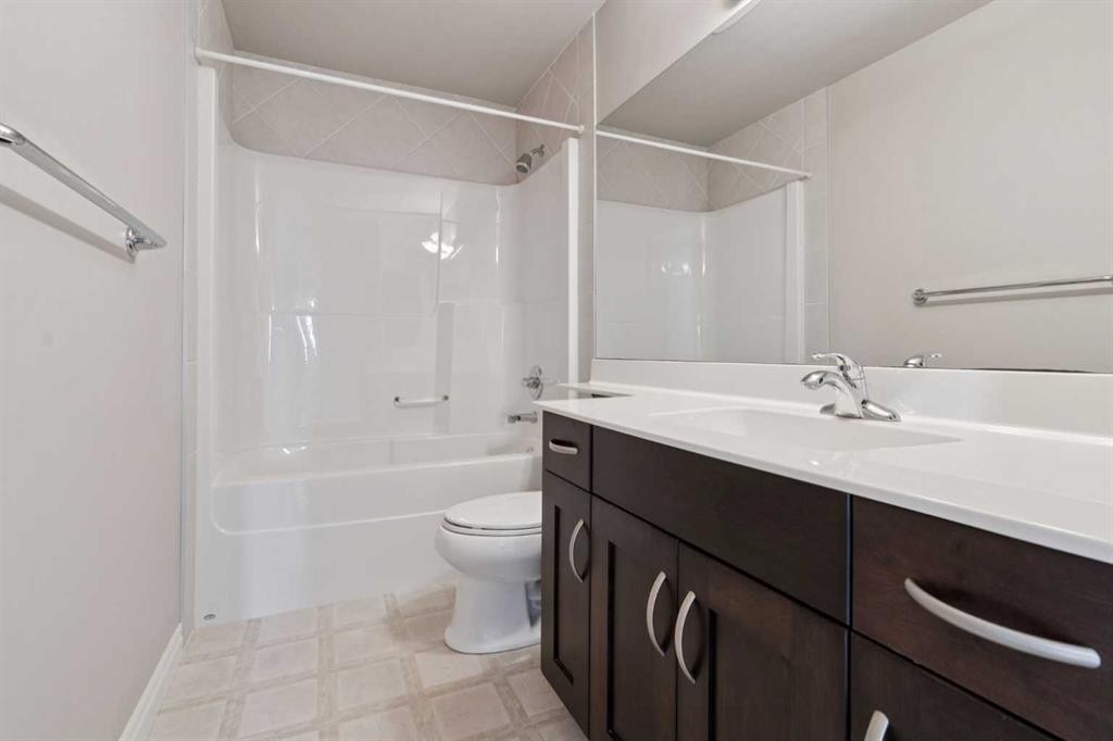 357 Kincora Drive Nw, Calgary, AB - Indoor Photo Showing Bathroom