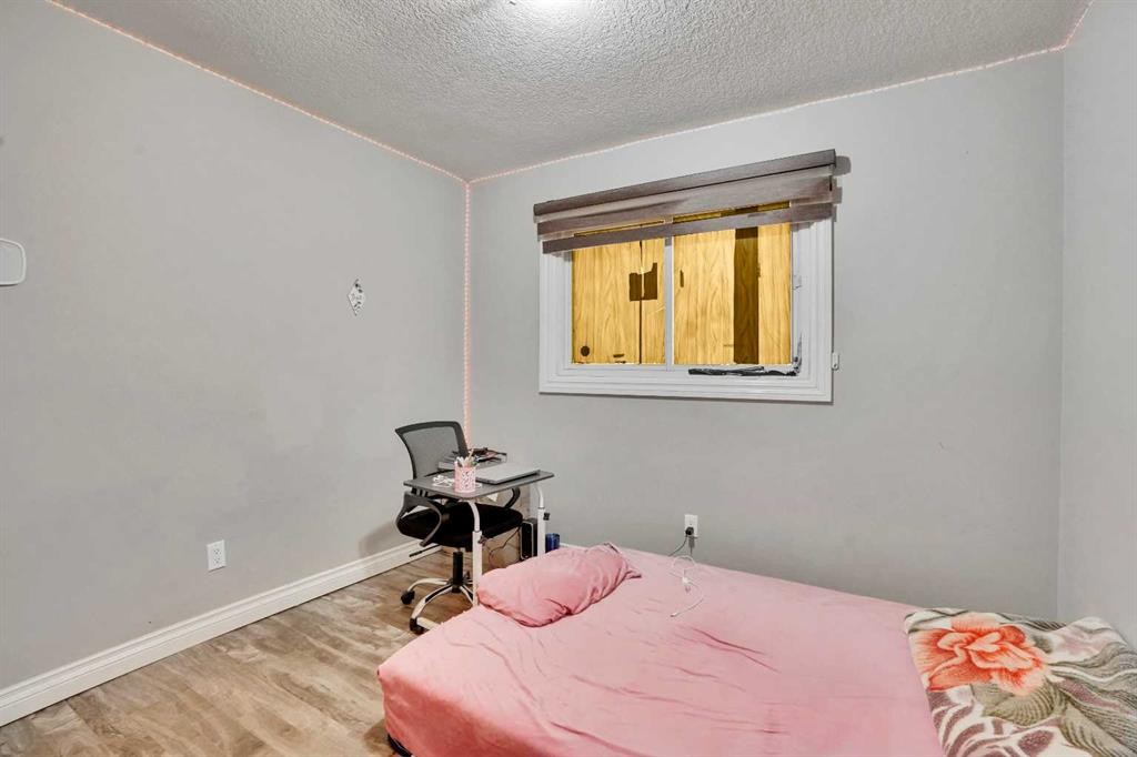 528 Whiteridge Way Ne, Calgary, AB - Indoor Photo Showing Bedroom