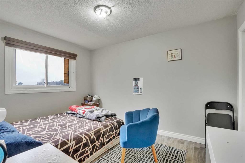 528 Whiteridge Way Ne, Calgary, AB - Indoor Photo Showing Bedroom