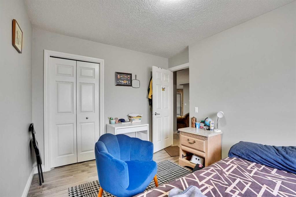 528 Whiteridge Way Ne, Calgary, AB - Indoor Photo Showing Bedroom