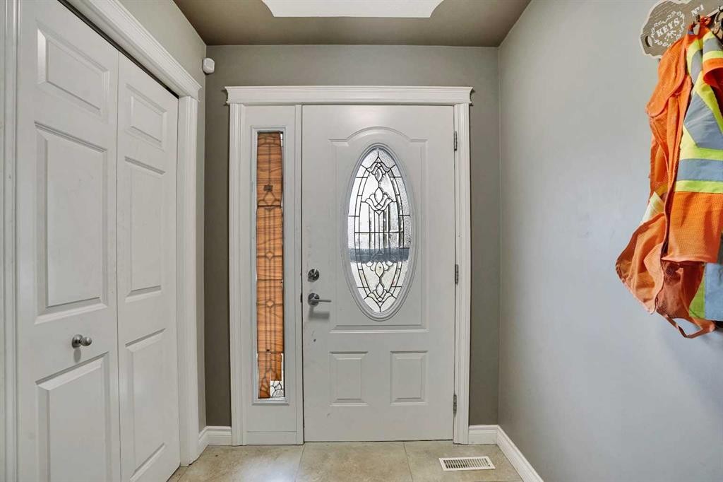 528 Whiteridge Way Ne, Calgary, AB - Indoor Photo Showing Other Room