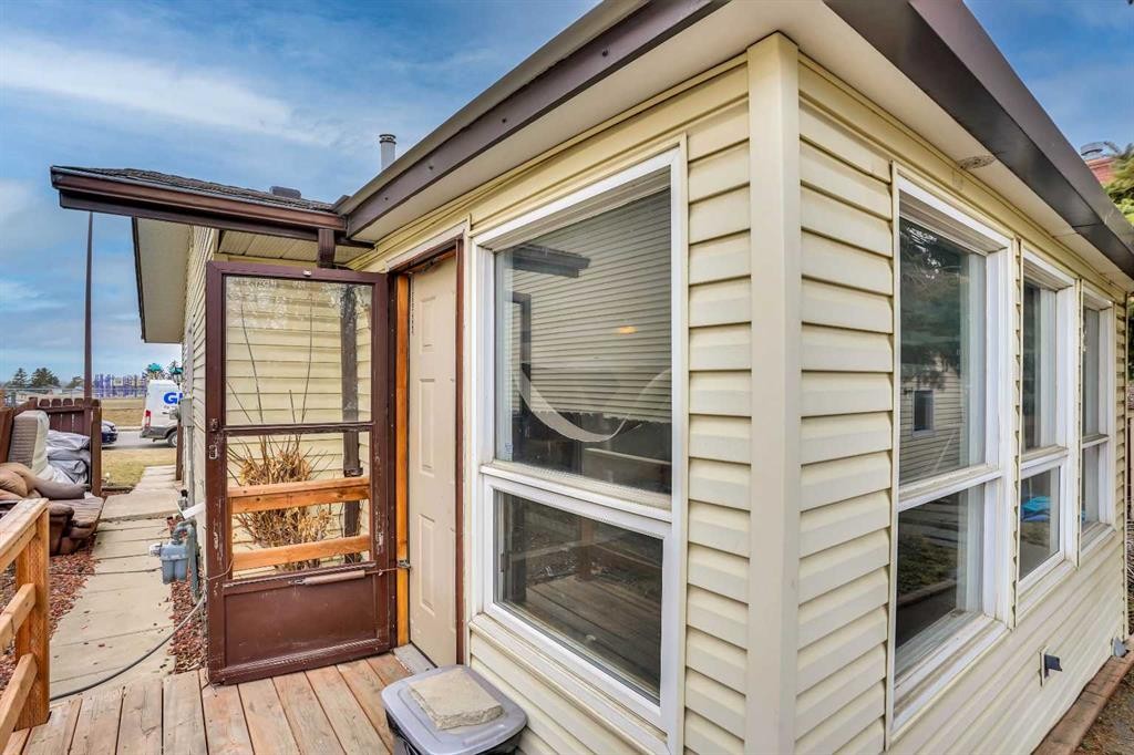 528 Whiteridge Way Ne, Calgary, AB - Outdoor With Exterior