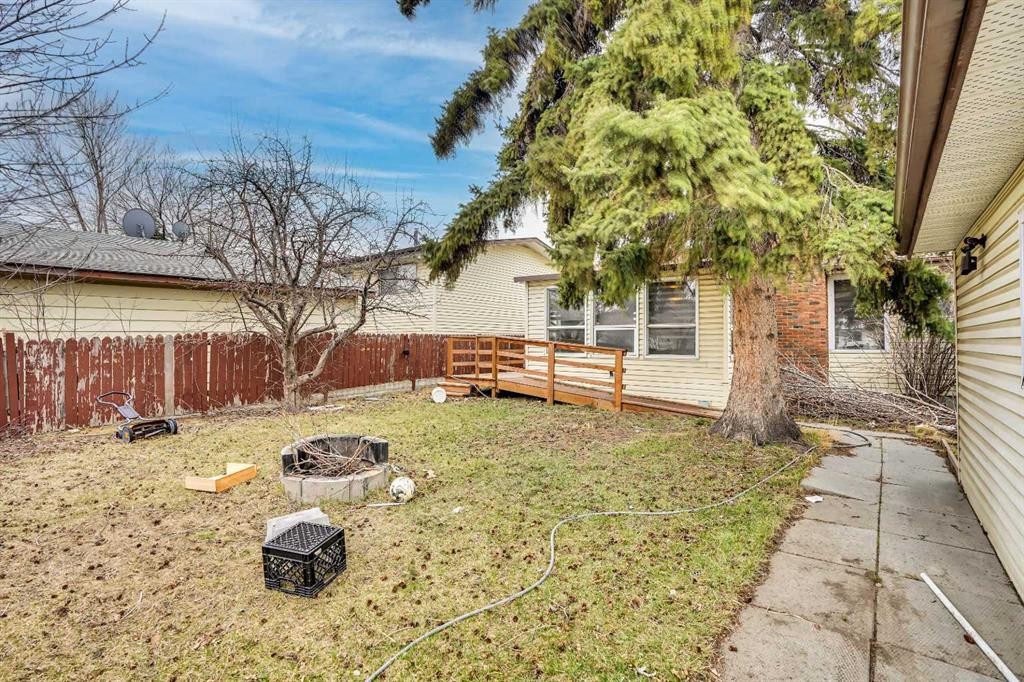 528 Whiteridge Way Ne, Calgary, AB - Outdoor