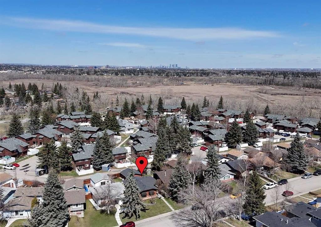 44 Midglen Drive Se, Calgary, AB - Outdoor With View