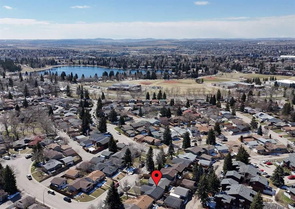 44 Midglen Drive Se, Calgary, AB - Outdoor With View