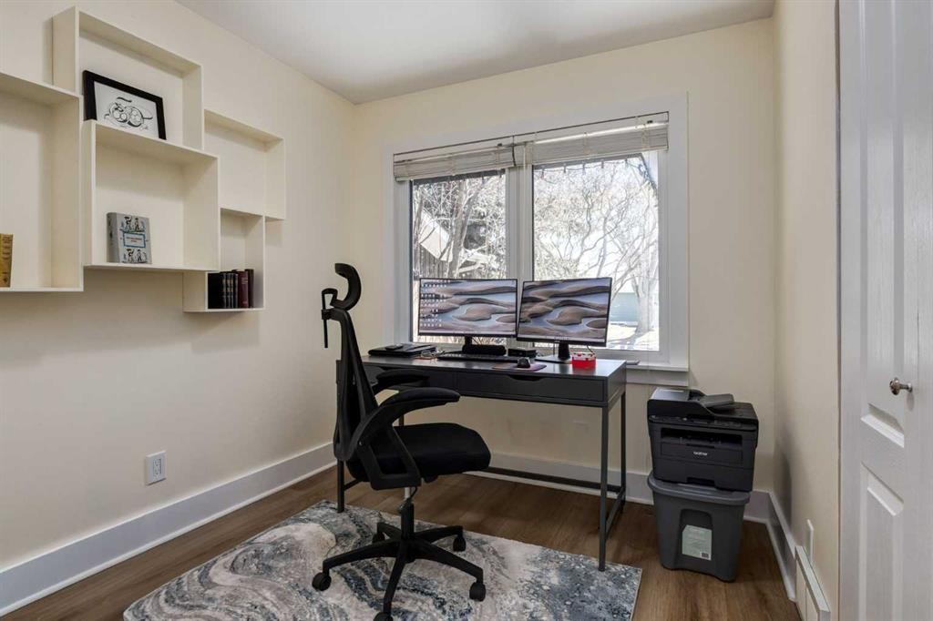 44 Midglen Drive Se, Calgary, AB - Indoor Photo Showing Office