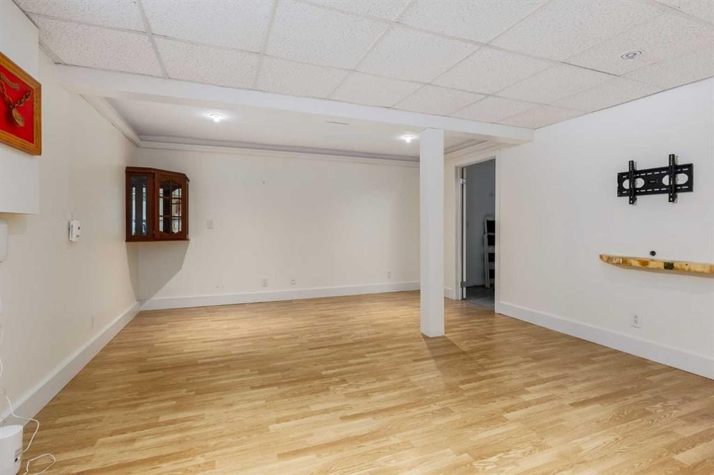 44 Midglen Drive Se, Calgary, AB - Indoor Photo Showing Other Room