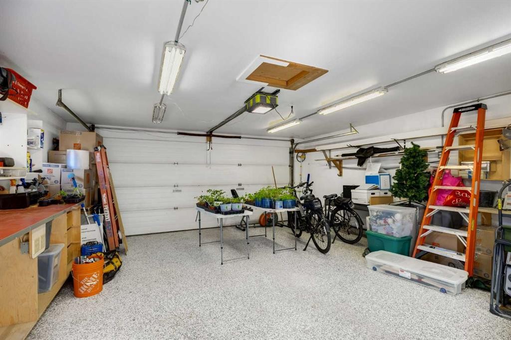44 Midglen Drive Se, Calgary, AB - Indoor Photo Showing Garage