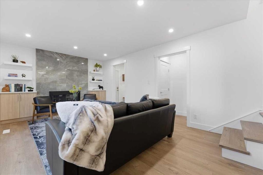 10812 Maplecrest Road Se, Calgary, AB