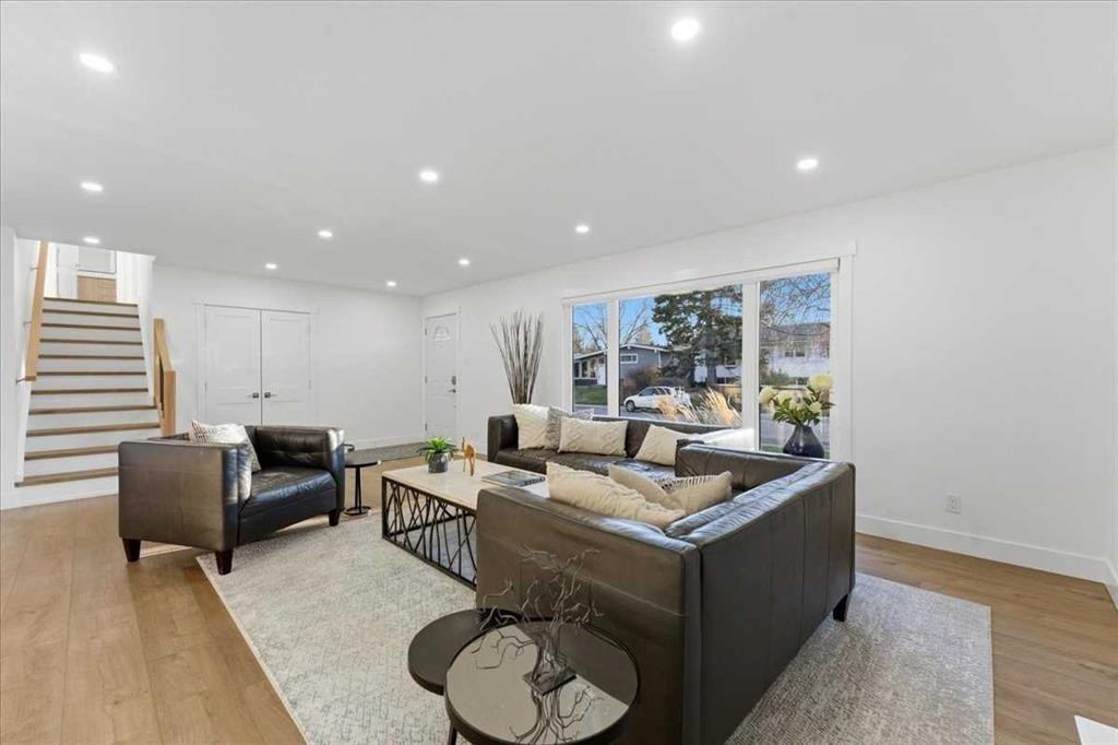 10812 Maplecrest Road Se, Calgary, AB