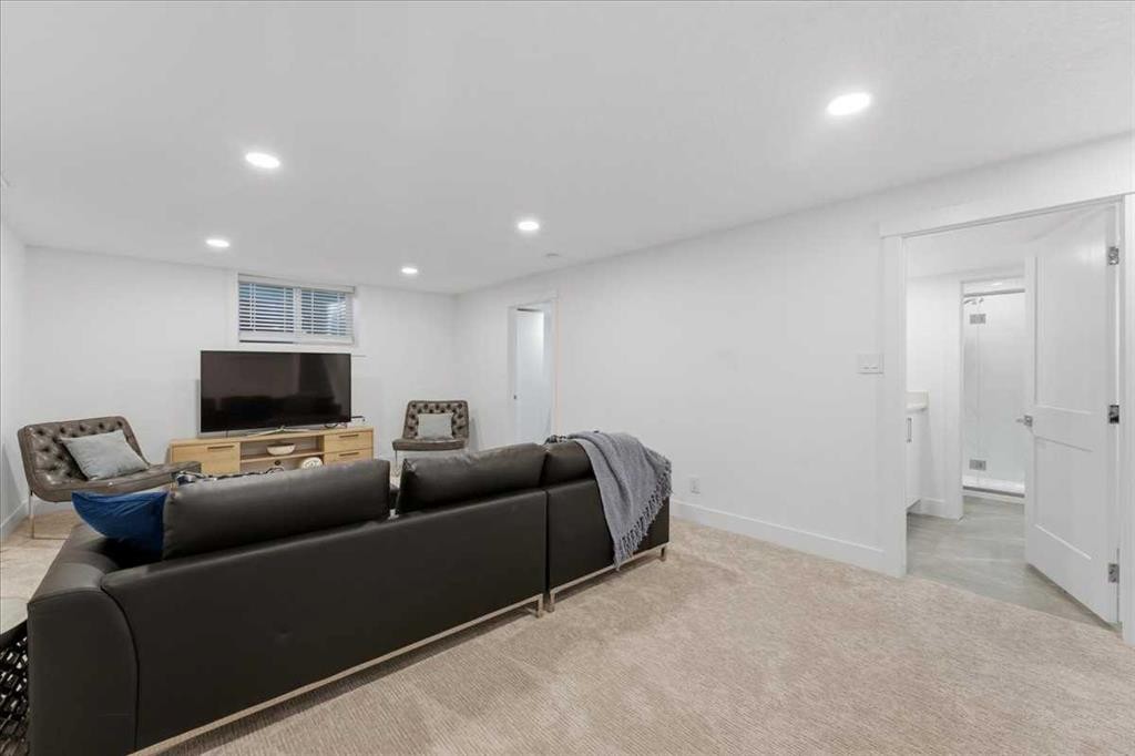10812 Maplecrest Road Se, Calgary, AB