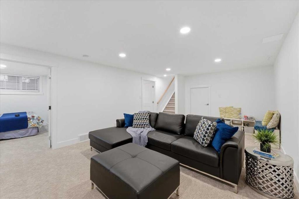 10812 Maplecrest Road Se, Calgary, AB