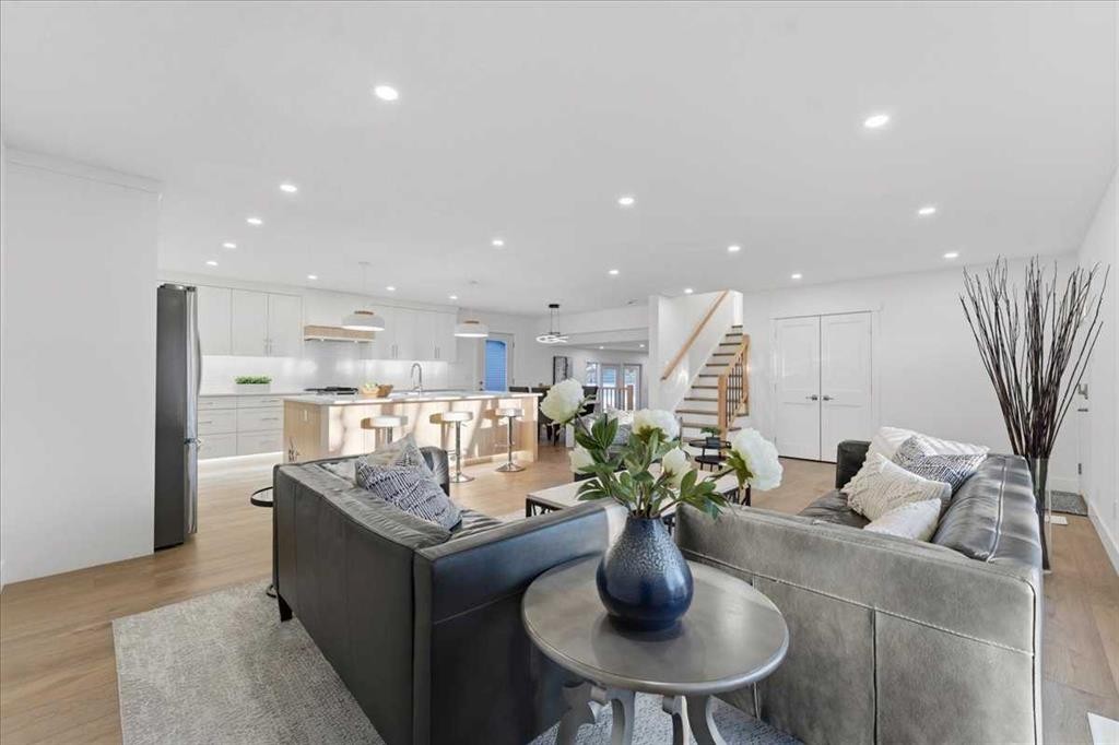 10812 Maplecrest Road Se, Calgary, AB