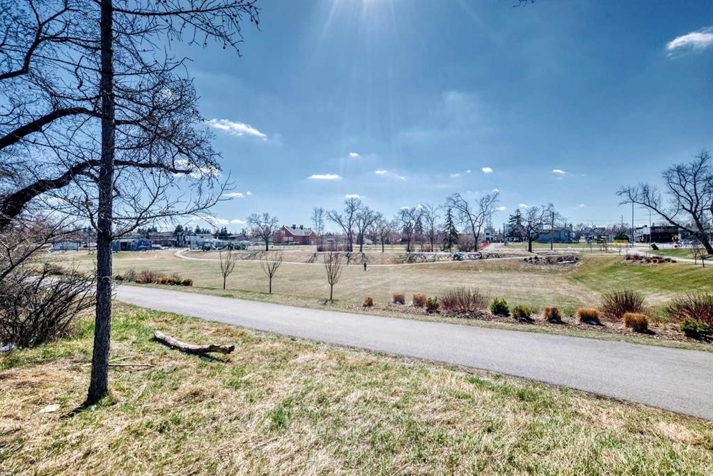 112 30 Avenue Ne, Calgary, AB - Outdoor With View