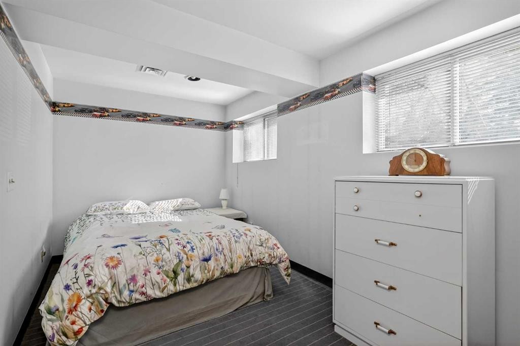 13 Taraglen Road Ne, Calgary, AB - Indoor Photo Showing Bedroom