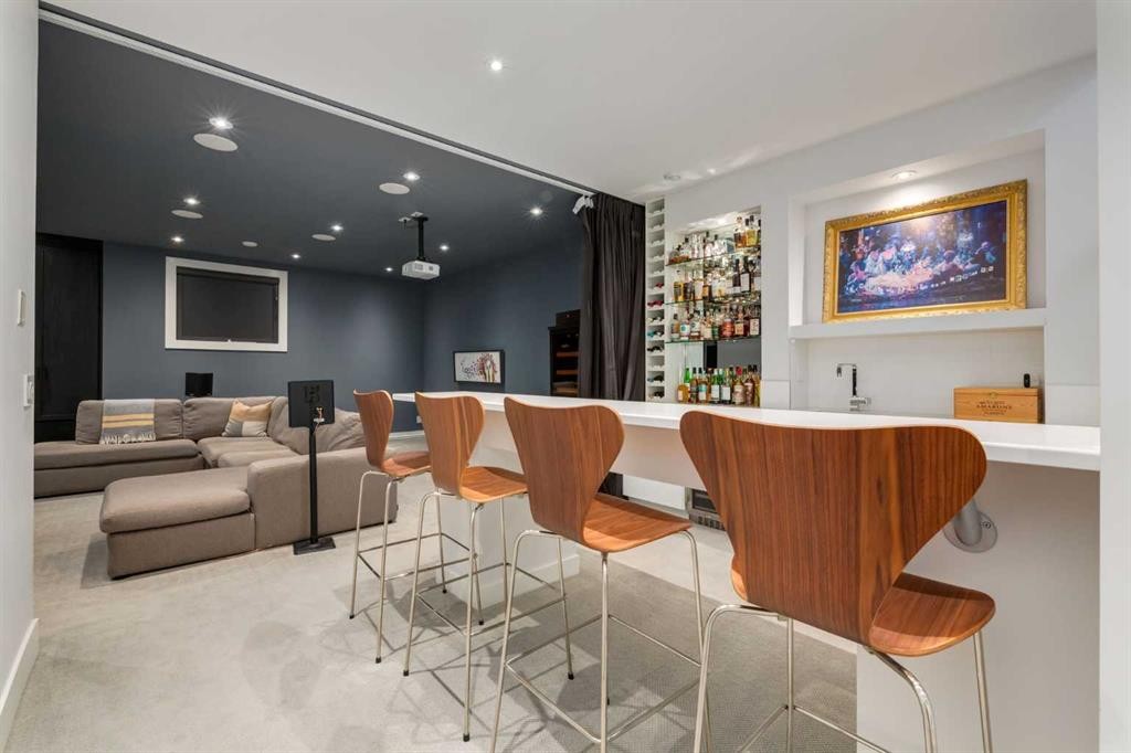 2210 Victoria Crescent Nw, Calgary, AB - Indoor