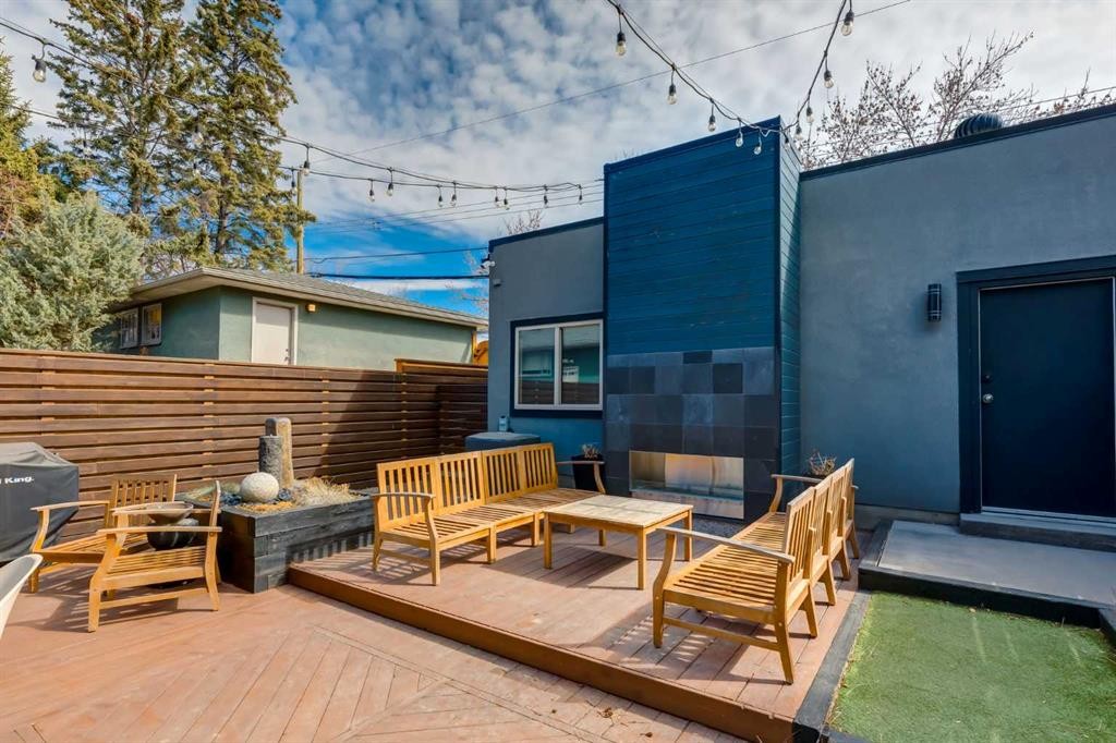 2210 Victoria Crescent Nw, Calgary, AB - Outdoor With Deck Patio Veranda With Exterior