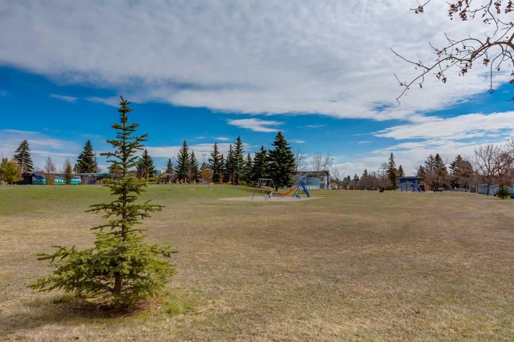 2210 Victoria Crescent Nw, Calgary, AB - Outdoor With View