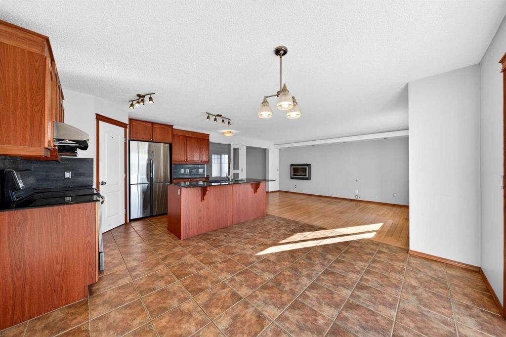 172 Kincora Drive Nw, Calgary, AB - Indoor Photo Showing Kitchen