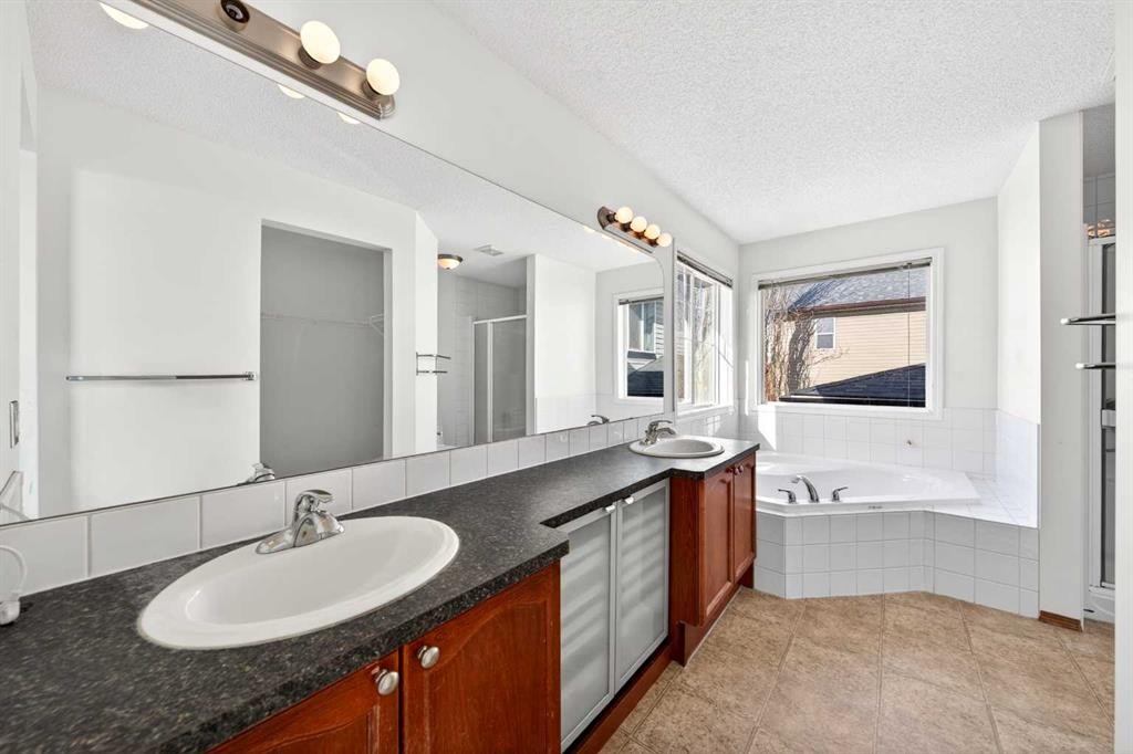 172 Kincora Drive Nw, Calgary, AB - Indoor Photo Showing Bathroom