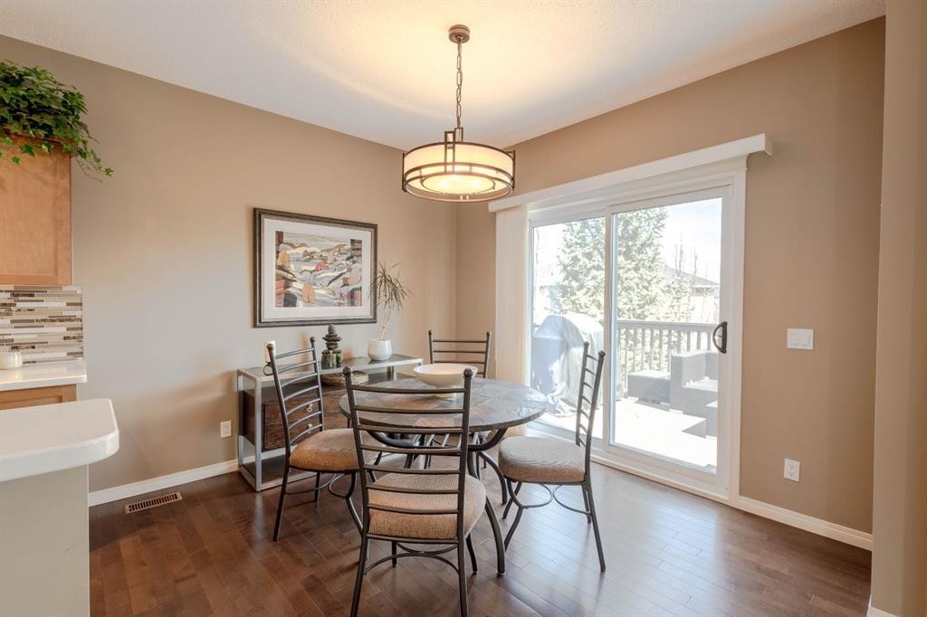 74 Valley Crest Rise Nw, Calgary, AB - Indoor Photo Showing Dining Room