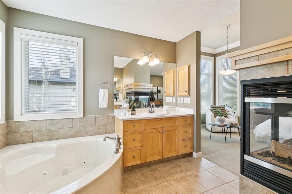 38 Evergreen Common Sw, Calgary, AB - Indoor Photo Showing Bathroom