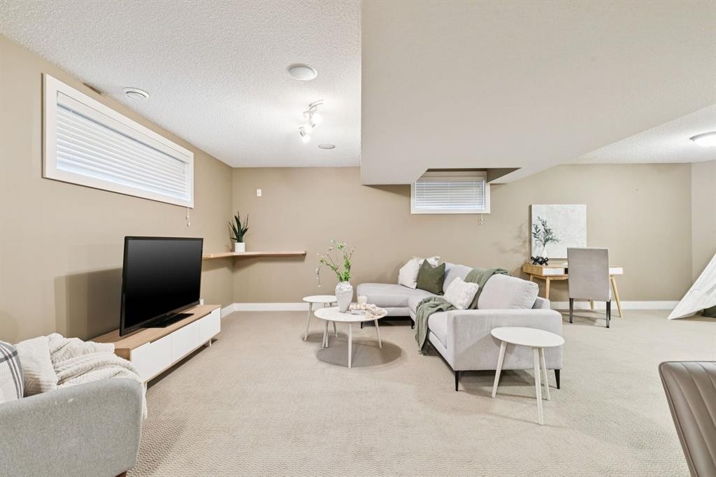 38 Evergreen Common Sw, Calgary, AB - Indoor