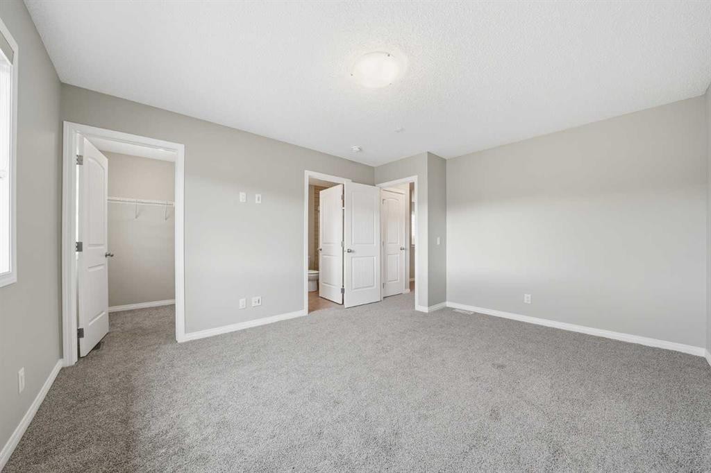 831 Wolf Willow Boulevard Se, Calgary, AB - Indoor Photo Showing Other Room